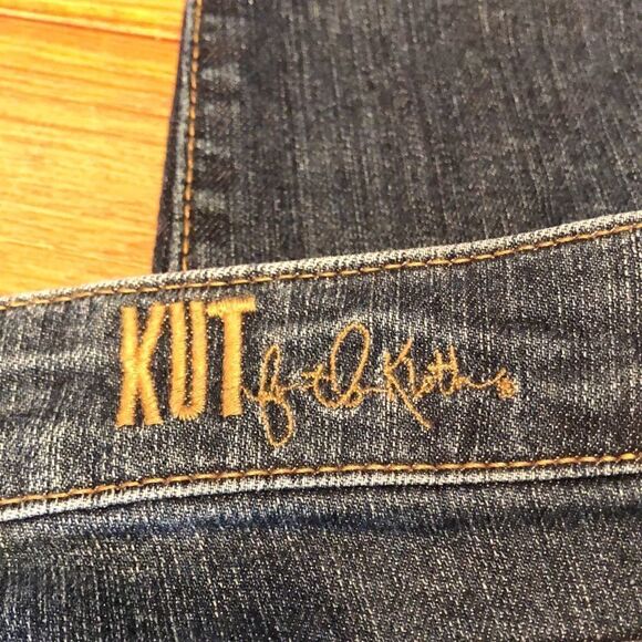Kut from the Kloth Jeans with whiskering fading and very light distressing Sz 6 - Picture 3 of 11